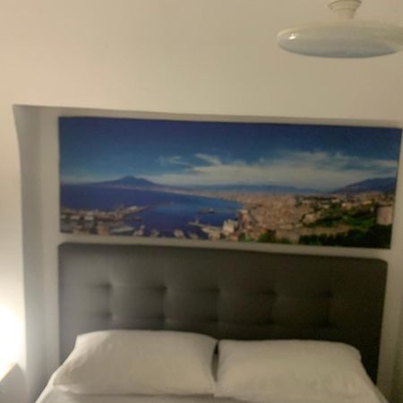 Viky House Chiaja 1 Apartment Наполи Екстериор снимка