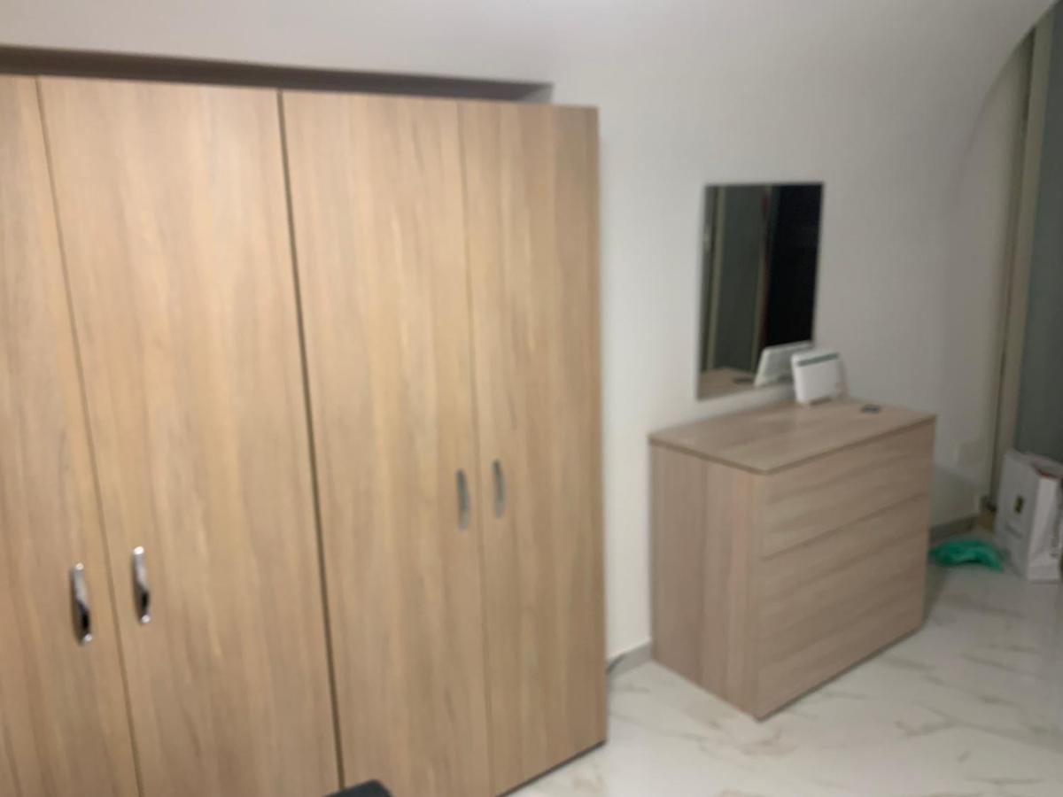 Viky House Chiaja 1 Apartment Наполи Екстериор снимка
