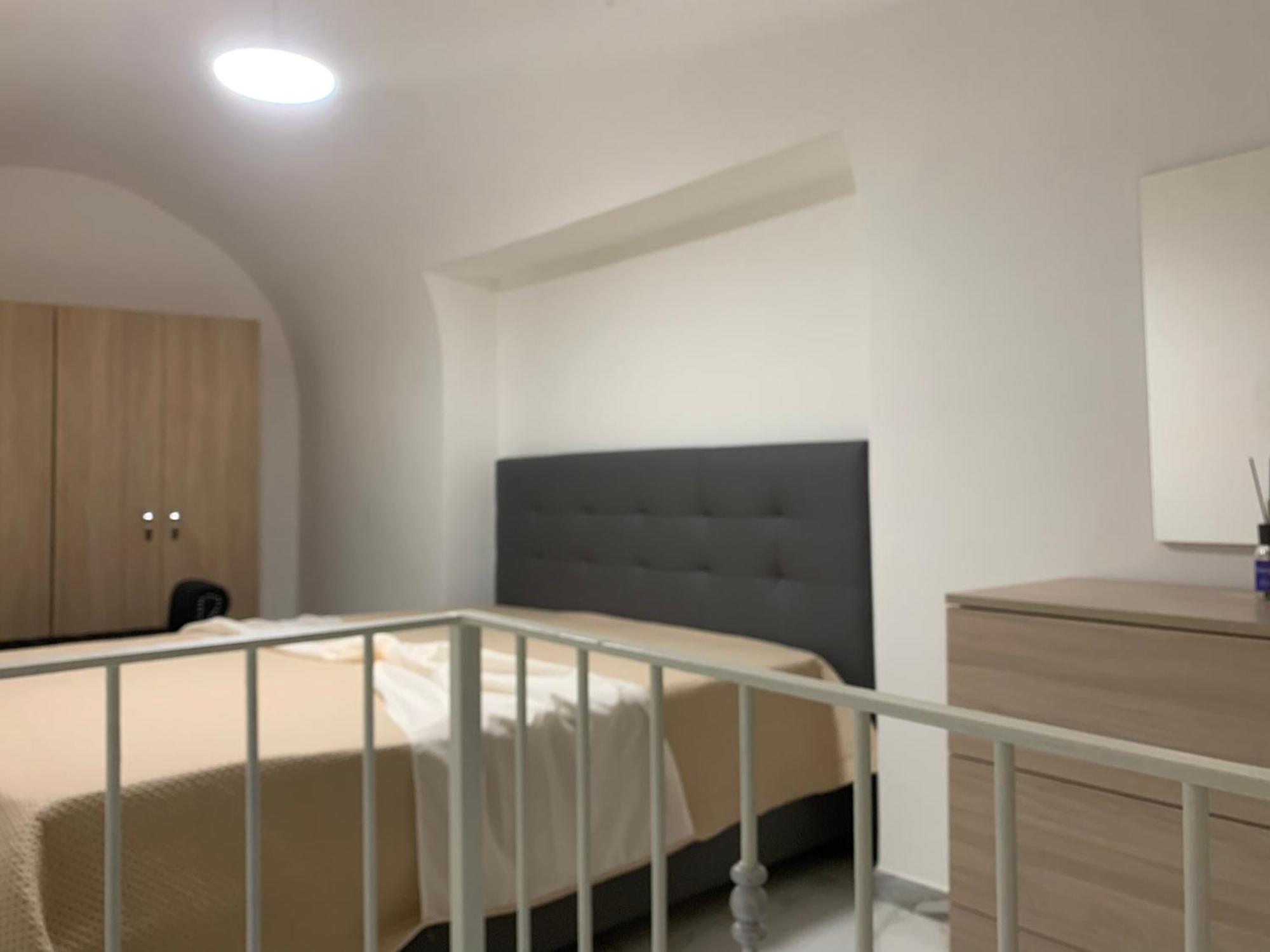 Viky House Chiaja 1 Apartment Наполи Екстериор снимка