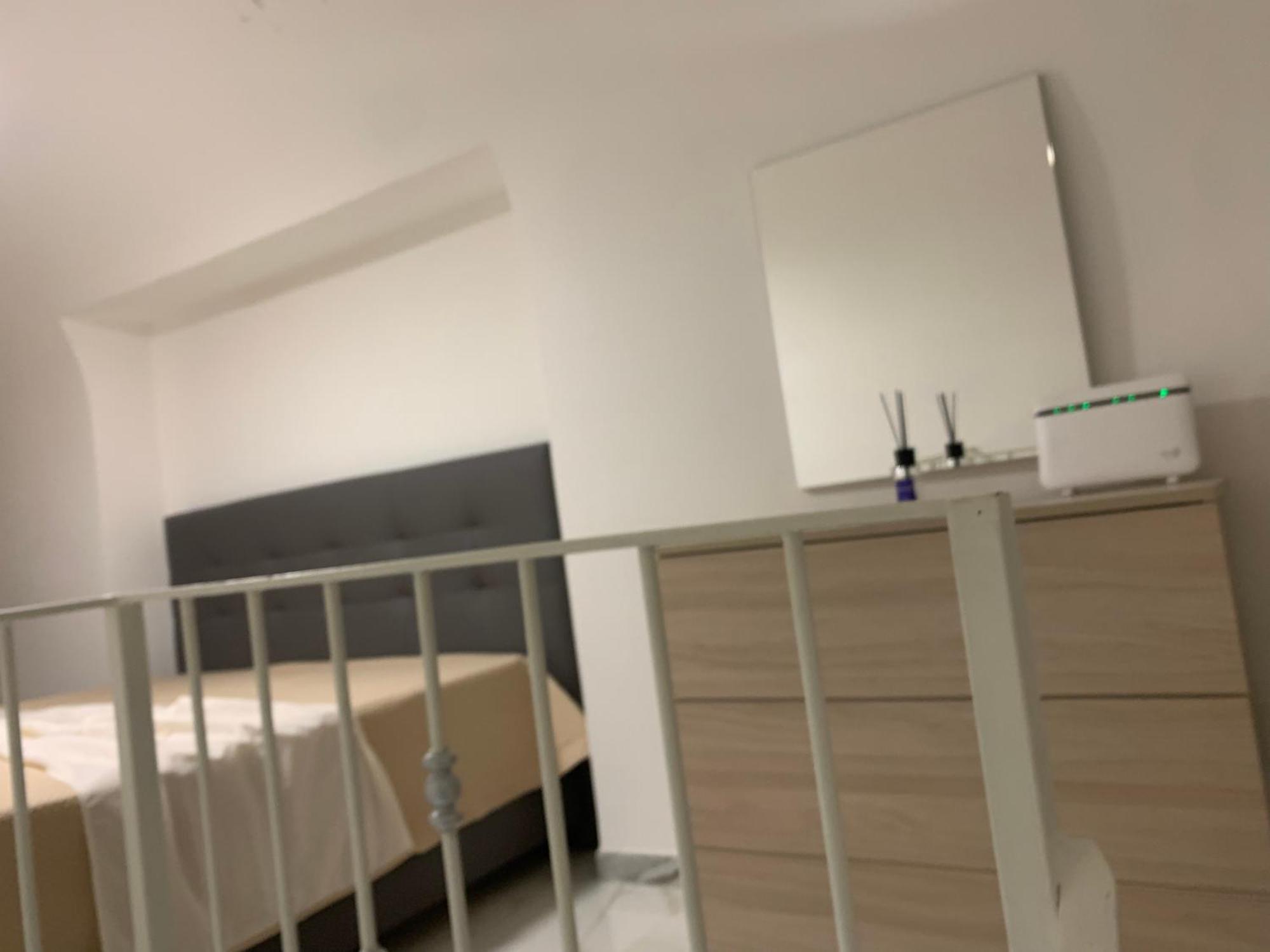 Viky House Chiaja 1 Apartment Наполи Екстериор снимка