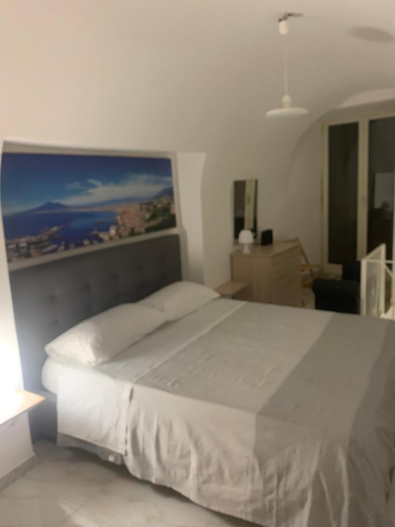 Viky House Chiaja 1 Apartment Наполи Екстериор снимка