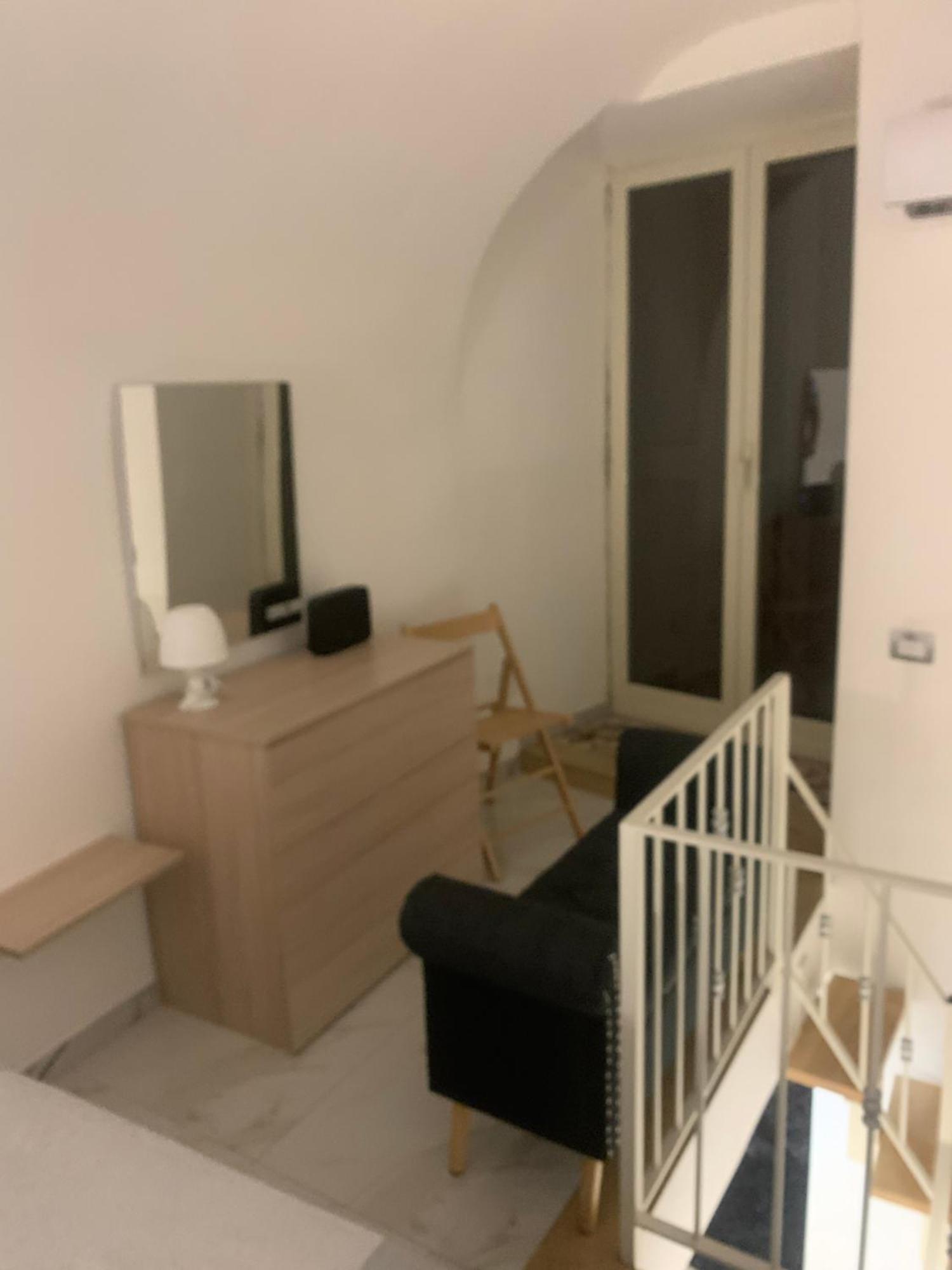 Viky House Chiaja 1 Apartment Наполи Екстериор снимка