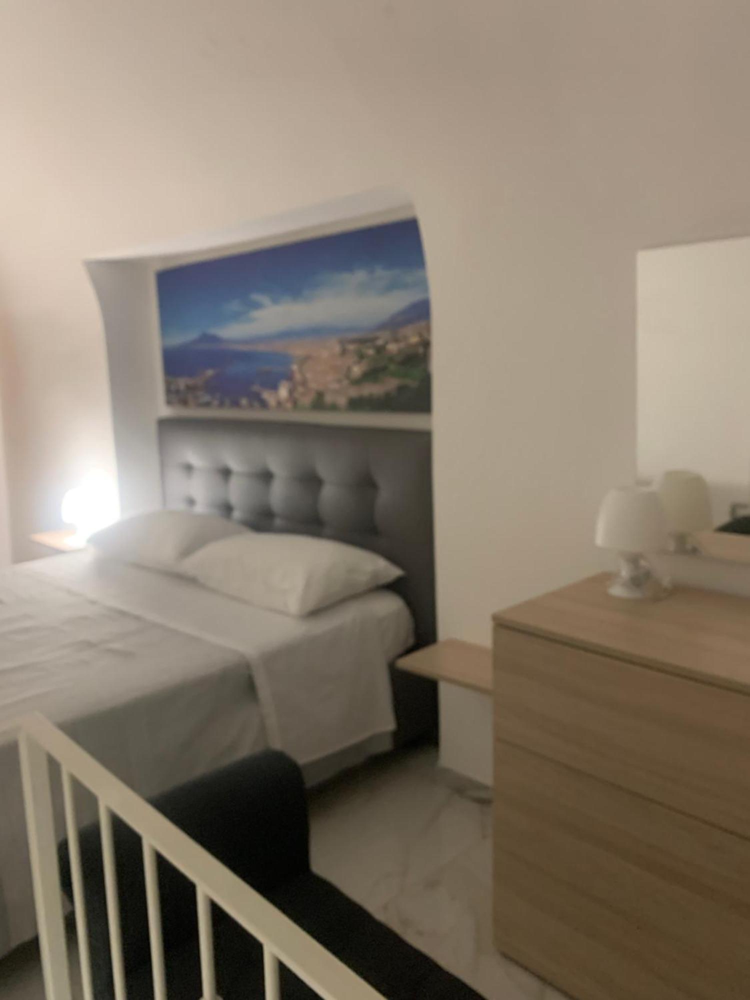 Viky House Chiaja 1 Apartment Наполи Екстериор снимка